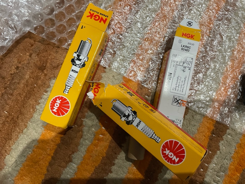イグニッションコイルとプラグ交換
