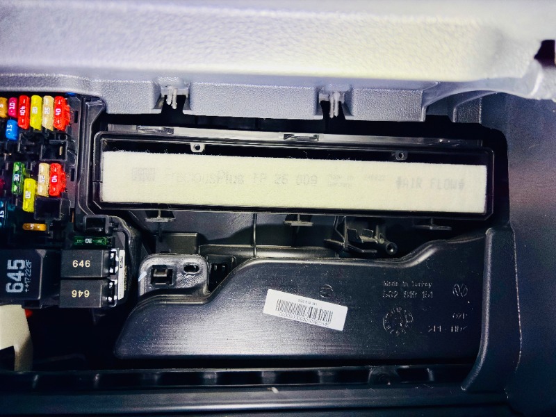 MANN FILTER エアコンフィルター交換（フォルクスワーゲン