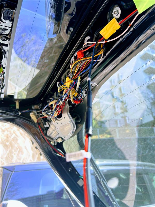 プリウス50　Neotokyoバックミラー型ドラレコ リア（後方）カメラ交換（カメラ取付位置変更）