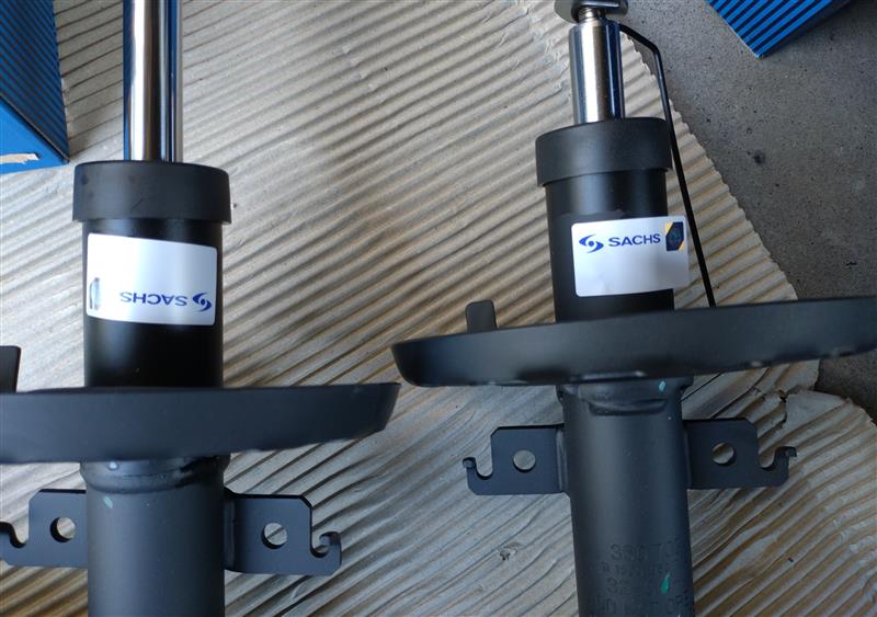 SACHS フロントショック交換