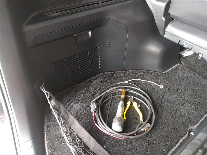 ヴェルファイアの補機バッテリー充電♪