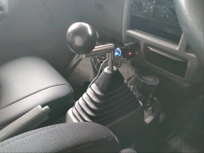 MTシフトノブを手前にオフセット