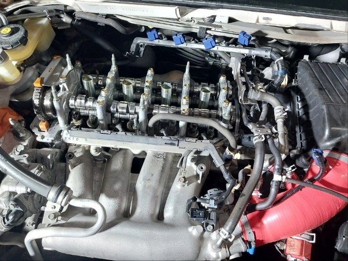 MUGEN Carbon Fiber Ignition Coil Cover for CIVIC TYPE R FD2