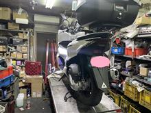 2025年5月10日 いつものバイク屋でエンジンオイルを交換(elf 5W-40) その2　　　