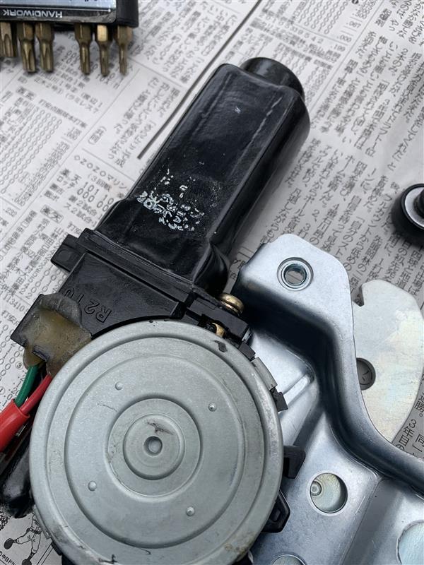 パワーウインドウレギュレータ交換＆モーター分解清掃その2