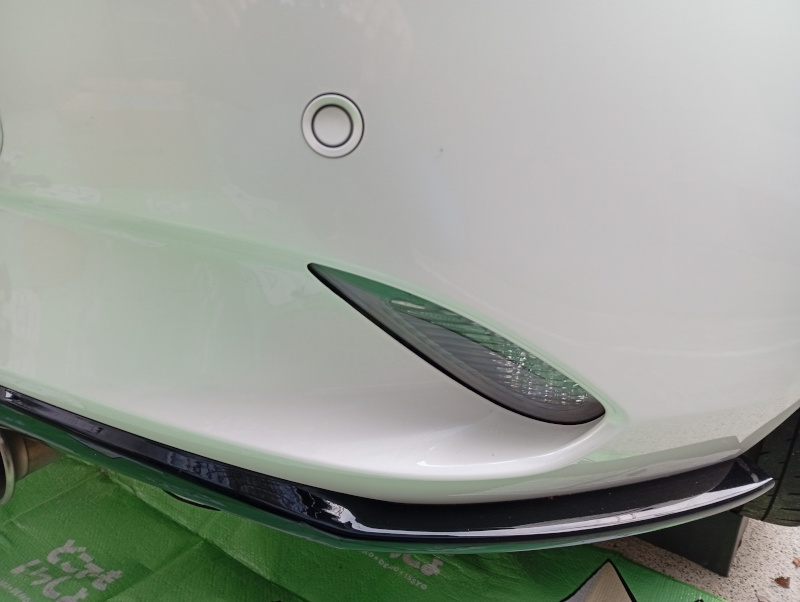 AutoExe LEDテールランプ(ND2用)の取り付け（マツダ
