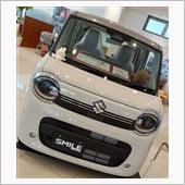 外の展示車を見て店内のコレも見る