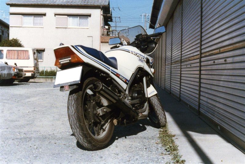 Vt250fe カスタムまとめ おすすめのカスタムはこれだ エアロ ホイール Ledなど みんカラ