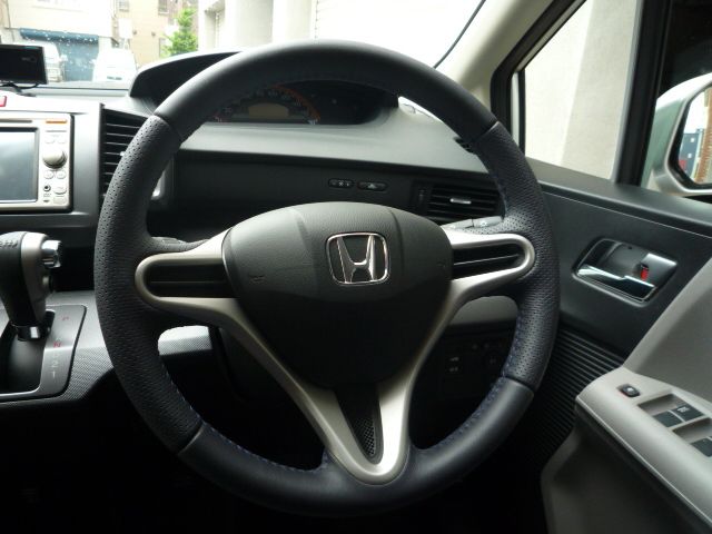 Honda インサイト純正 本革巻ステアリングホイール のパーツ