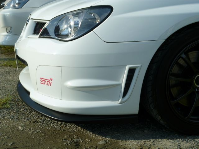 有名ブランド STI フロントスカートリップ[部品番号 ST960204S140 パーツ
