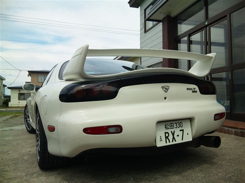 RX-7のDIY・リアウイング取り付け・マツダスピードに関する