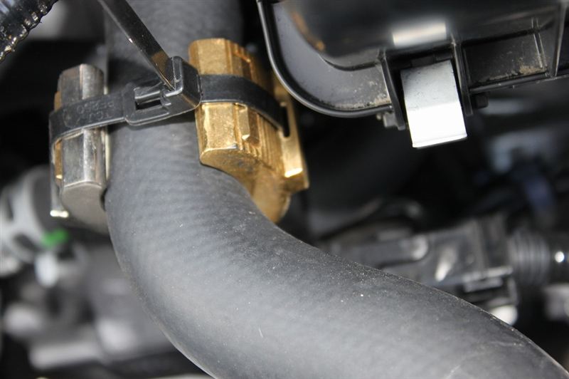 SEV ラジエター R-1・R-2の取り付け（トヨタ エスティマ