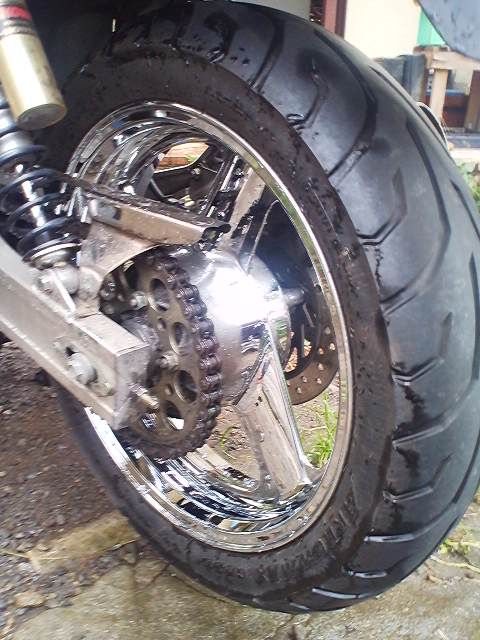 Cb400 Super Four スーパーフォア カスタムまとめ おすすめのカスタムはこれだ エアロ ホイール Ledなど みんカラ