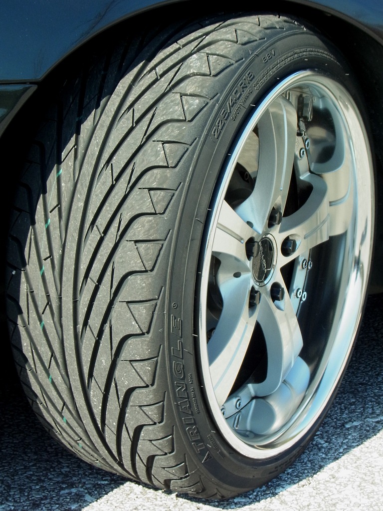 TRIANGLE TR968 225/40R18 のパーツレビュー | ローレル