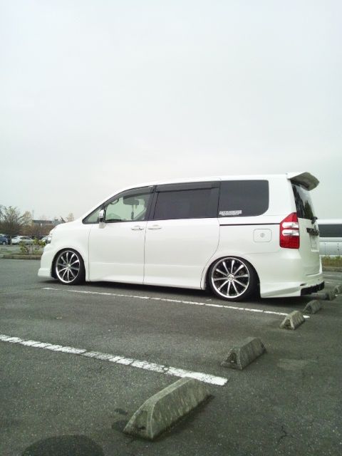おトク情報がいっぱい Zrr70 リアのみ 車高調 イデアル ヴォクシー サスペンション Labelians Fr