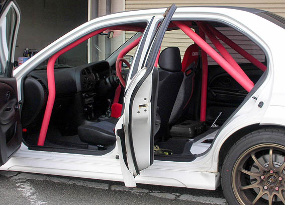 クスコ D1ロールバー 6点式、2名乗車、ダッシュ貫通 ランサー 
