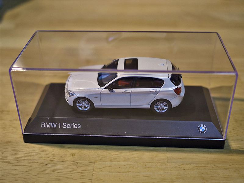 1/18 Bmw 1 Series Hatchback F20 Dealer Custom Made Mini Car