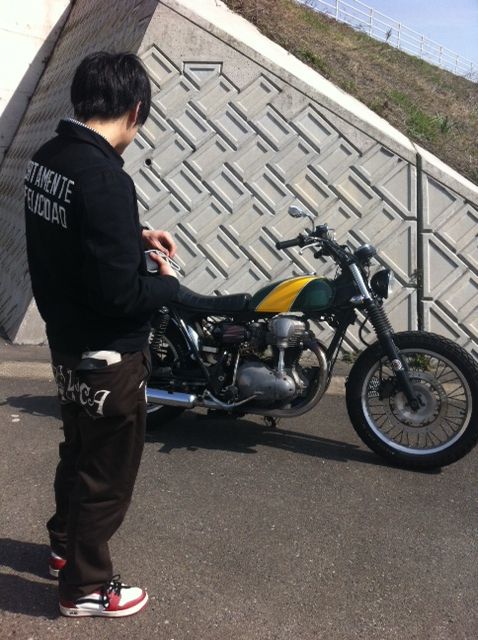 カワサキ　W650 ガソリンタンク