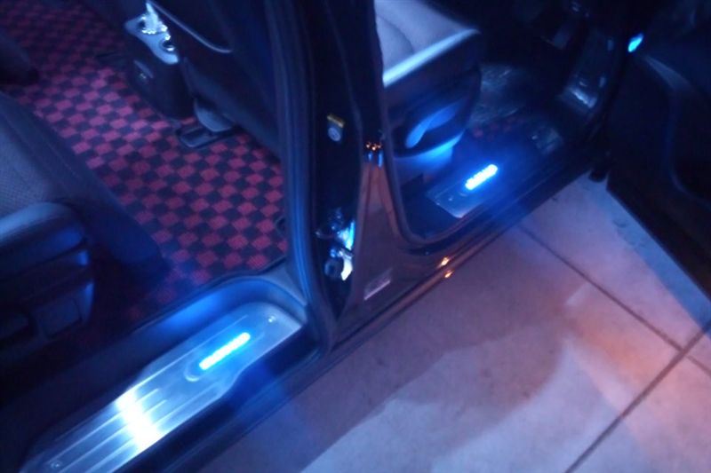 エルグランド スカッフプレート 日産 エルグランド E52系 前期後期共通 青色 ブルー LED ドア