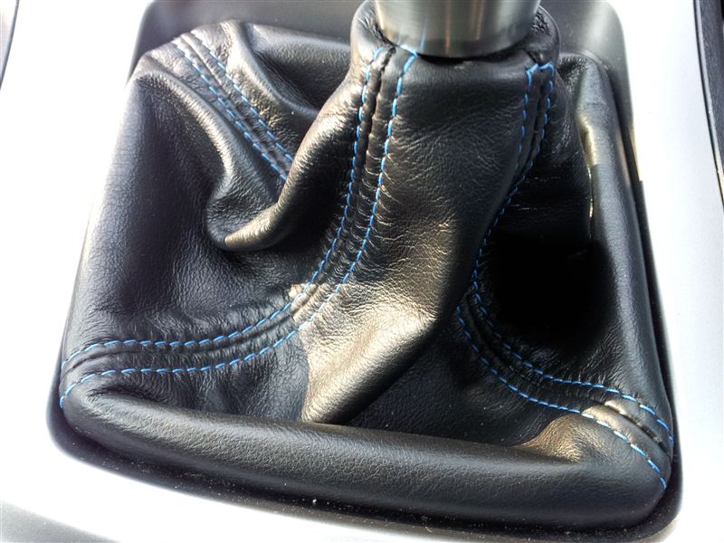 TWM Performance Shift Boot for Mazdaspeed 3 2010+ with Blue Stitch のパーツレビュー アクセラスポーツ（ハッチバック