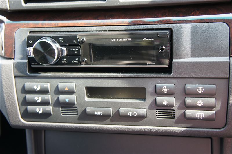 上品コーデはコレで安心！ Pioneer DEH-970 カーオーディオ BMW E46部品付き カーオーディオ