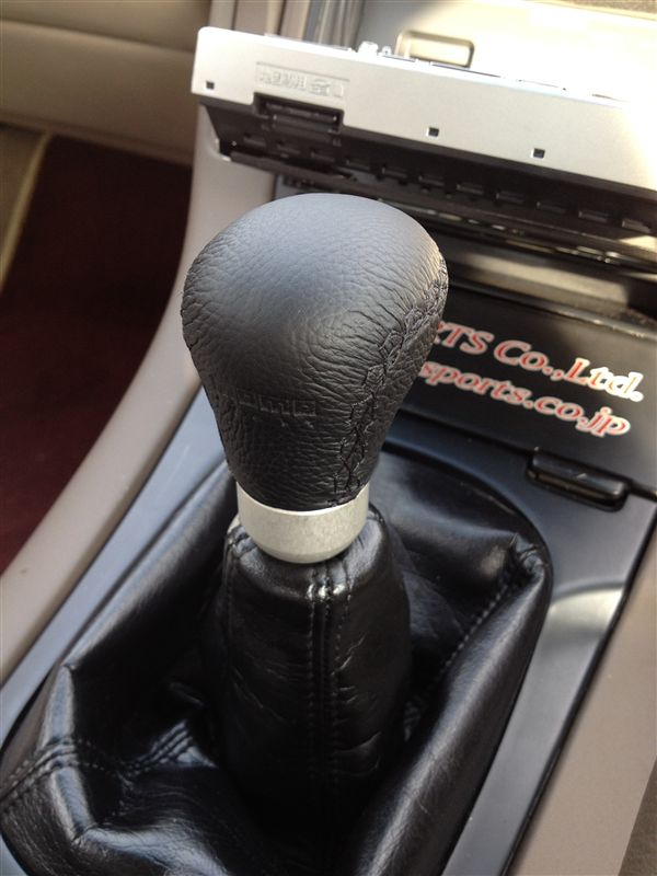 MOMO Anatomic Short Shift Knob