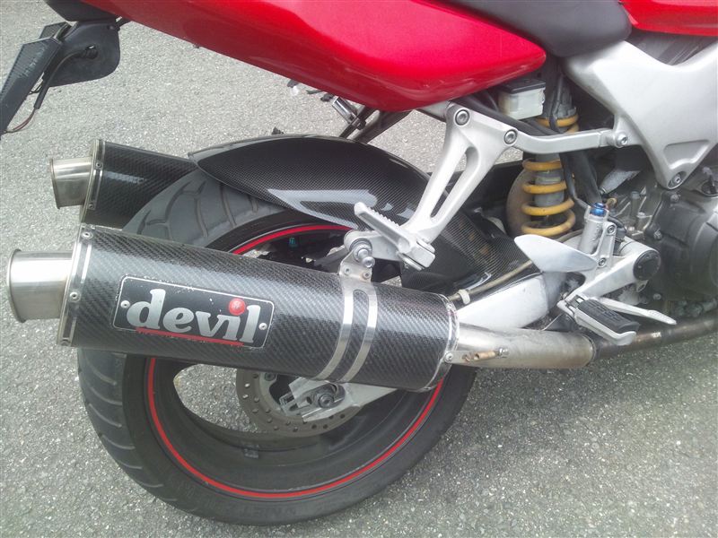 Vtr1000f Fire Storm ファイアーストーム カスタムまとめ おすすめのカスタムはこれだ エアロ ホイール Ledなど みんカラ