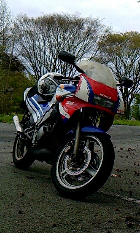 ホンダ Nsr250r カスタムまとめ おすすめのカスタムはこれだ エアロ ホイール Ledなど みんカラ