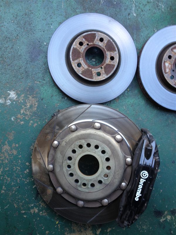 アバルト　ブレンボキャリパー　ブレンボ２ピースローター brembo (ブレンボ) ブレーキローター フロント左右 ABARTH 595