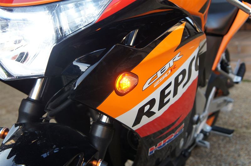 KIJIMA(キジマ) LEDカウルウインカーランプKIT のパーツレビュー | CBR250R(tomochu@AP1) | みんカラ KIJIMA(キジマ) LEDカウルウインカーランプKIT のパーツレビュー | CBR250R(tomochu@AP1) | みんカラ