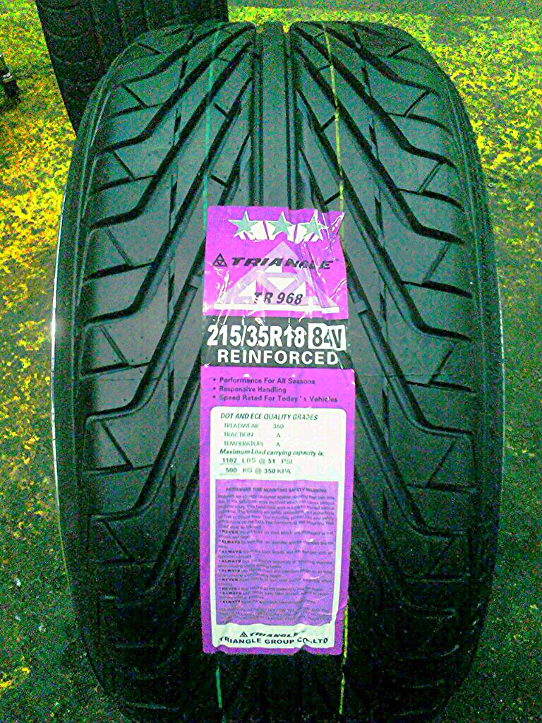 TRIANGLE TR968 215/35R18 のパーツレビュー | ローレル(kei80