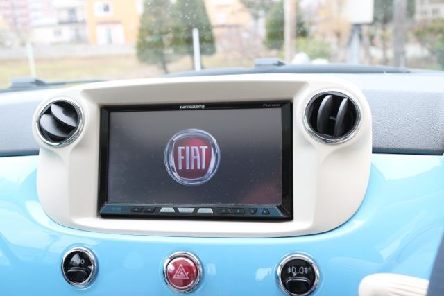 ☆安心の定価販売☆】 FIAT500 8インチナビ取付キット ベージュ F500 ...