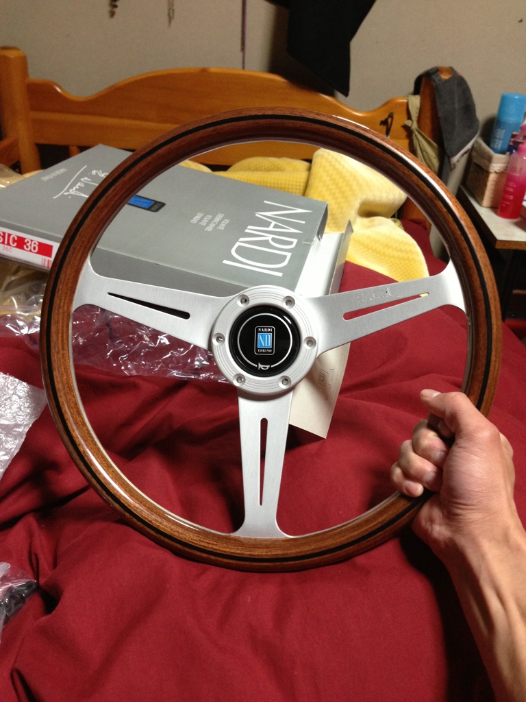 NARDI CLASSIC WOOD Vite ウッド＆シルバースポーク のパーツレビュー 