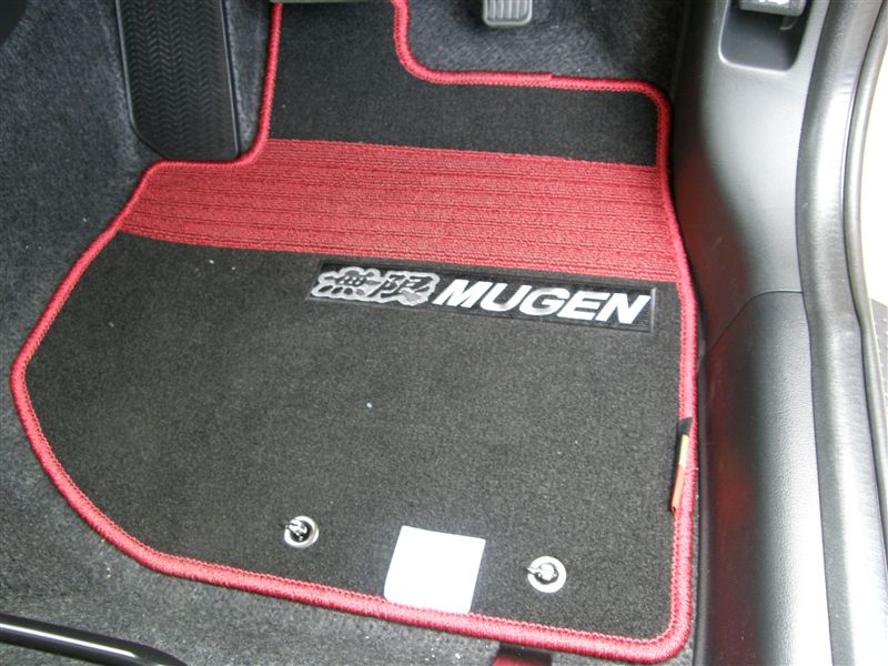 MUGEN / 無限 Sports Mat [Black X Red] のパーツレビュー