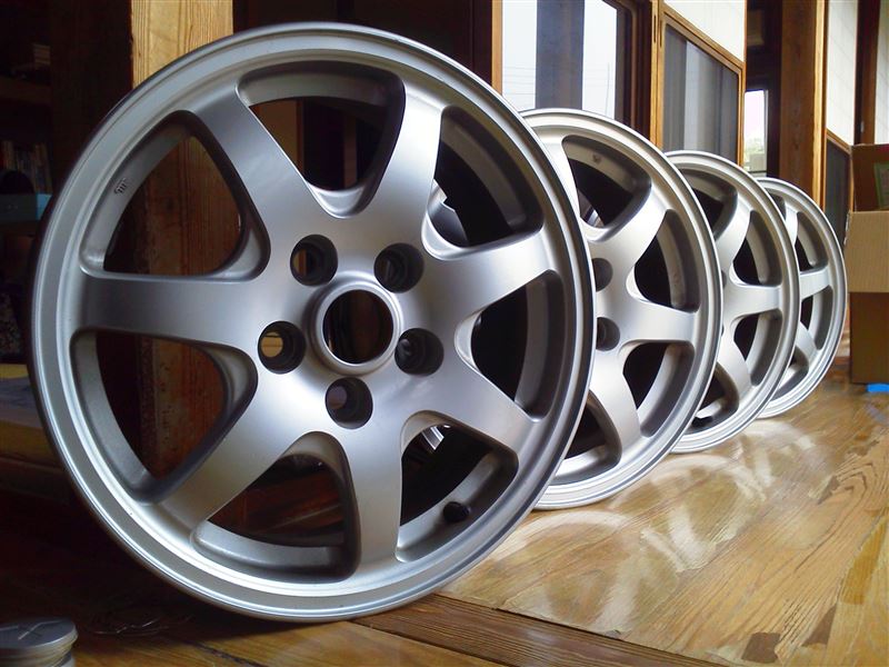 三菱自動車(純正) 三菱純正アルミホイール のパーツレビュー