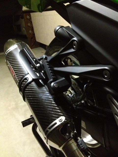 Kawasaki純正 2012年モデル ZX-10R用 タンデムステップ のパーツレビュー | ZX-14R(LA.COOL9) | みんカラ