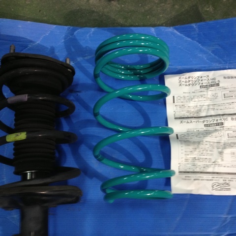 ファッションデザイナー 入数:1台分 ZSB030012SDC ローダウンサスペンション スーパーダウンフォースC ズーム スバル 2012年11月~ 2000cc ターボ 4WD FA20 SJG フォレスター - サスペンション