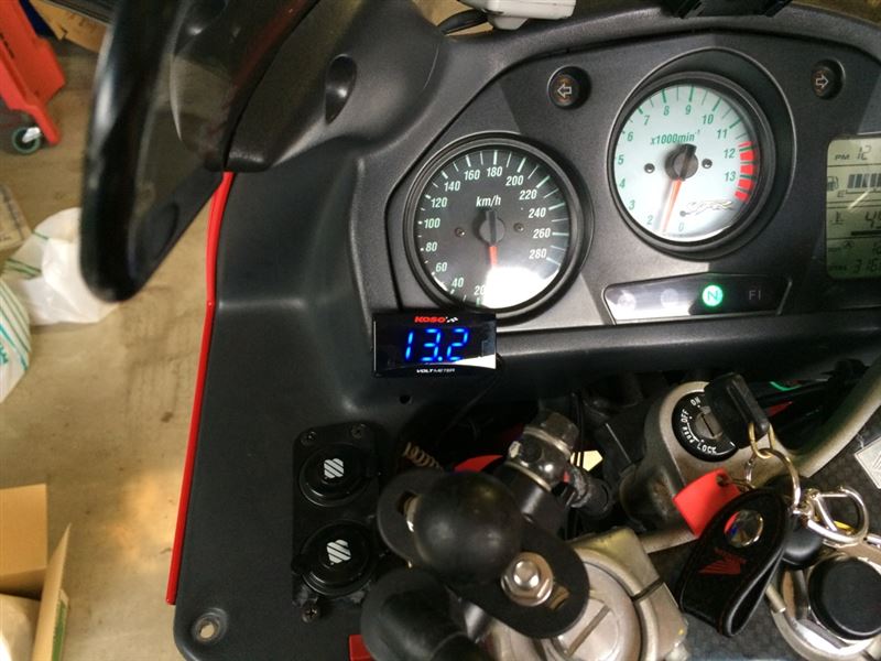 Koso Super Slim Style Volt Meter のパーツレビュー Vfr800 ますぞえ みんカラ