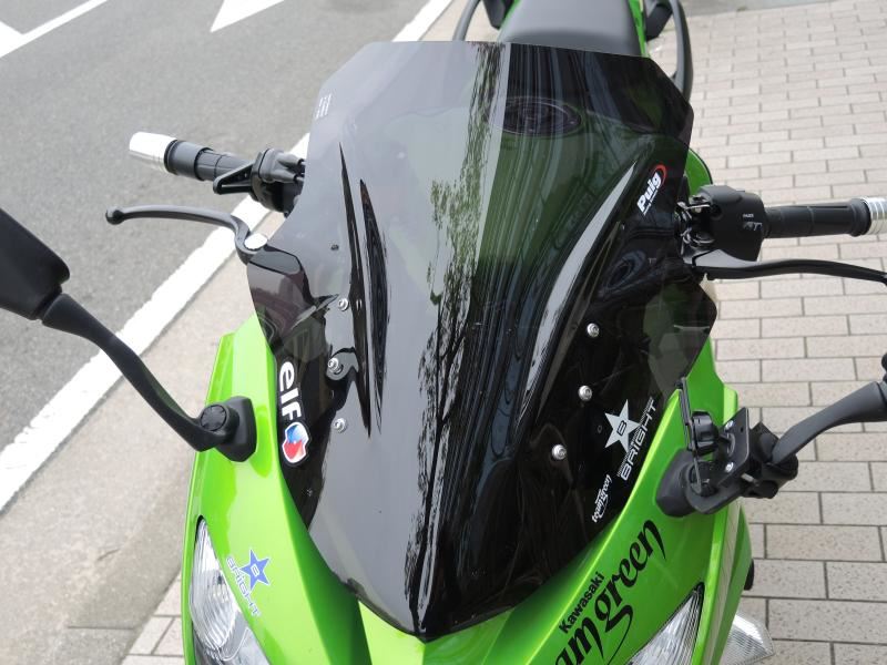 Puig プーチ レーシングスクリーン ダークスモーク 5606W のパーツ 