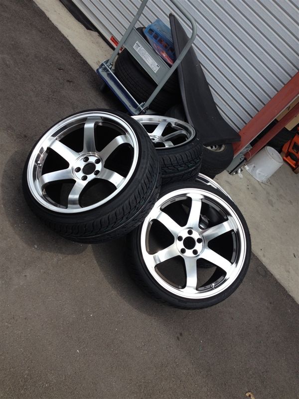 18インチ トヨタ マークX 持ち込みタイヤ交換 215/35R18 ハイダ