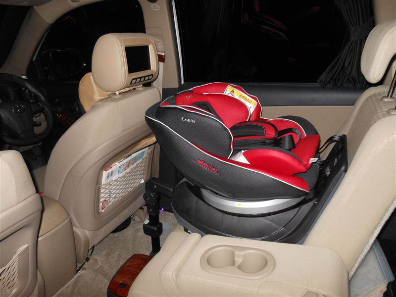 COMBI コンビ ホワイトレーベル ネルーム ISOFIX エッグショック
