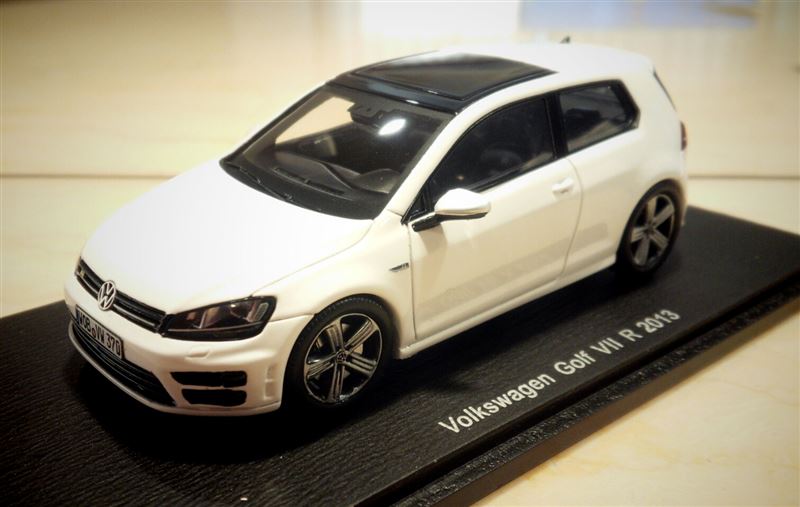 Amazon | ミニカー 1/43 スパークモデル ミニカー ゴルフ7