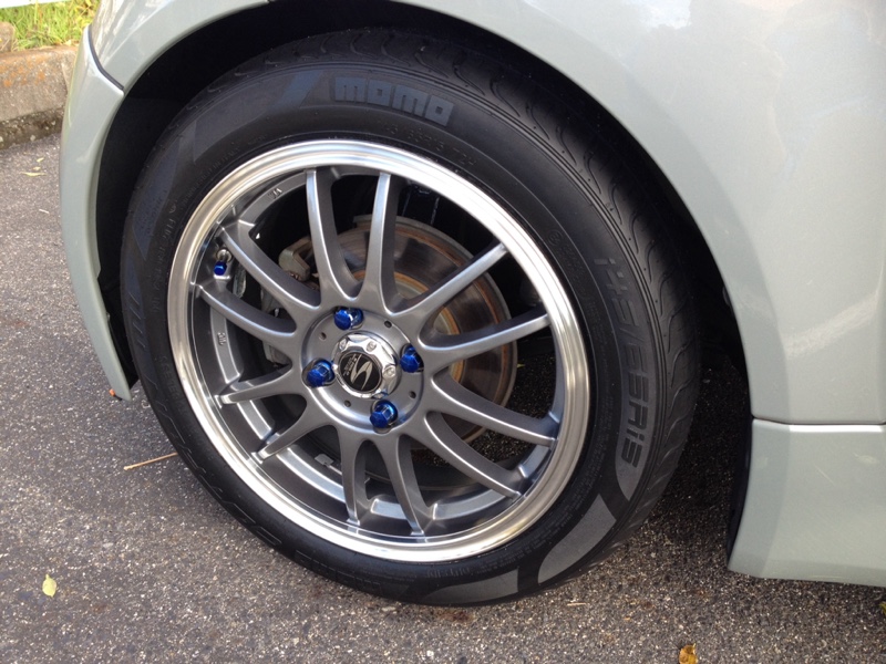 Amazon | モモ(MOMO) OUTRUN M-1 175/55R15 77H | カータイヤ