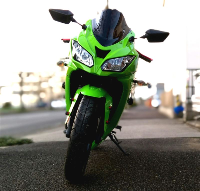 kawasaki Ninja250Rのアッパーカウル（ヘッドライト、ミラー付き）