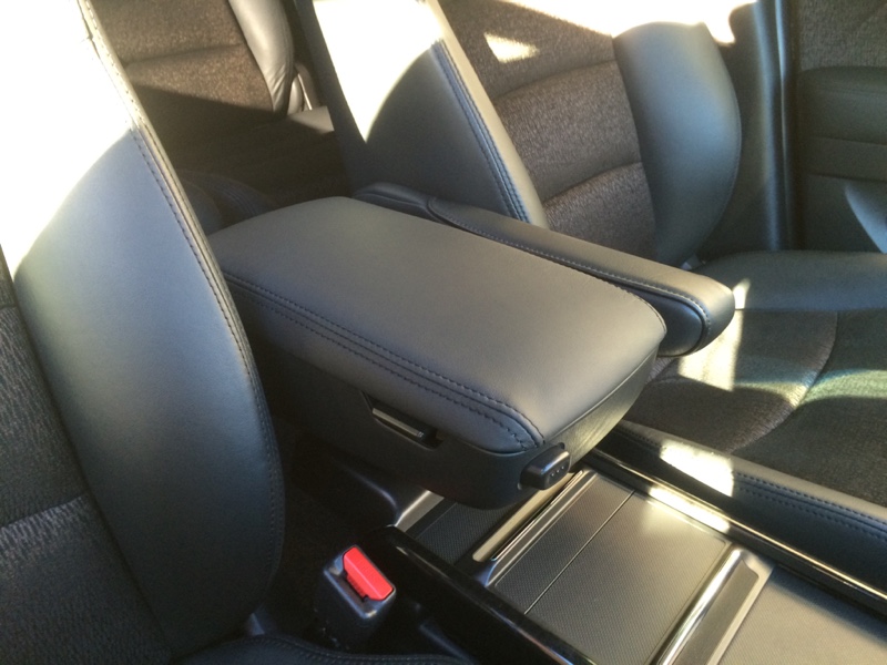 Modulo Honda Access アームレストコンソール のパーツレビュー オデッセイ 多 いお茶 ゆうちゃん みんカラ