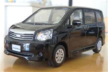 トヨタ(純正) 非売品カラーサンプルミニカー・トヨタ70ノアG