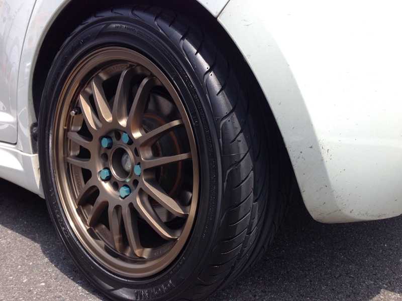 YOKOHAMA DNA S.drive ES03 215/45R16 のパーツレビュー