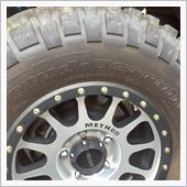 Mud-Terrain T/A KM2 BFGoodrich(ビーエフ・グッドリッチ)のタイヤの ...