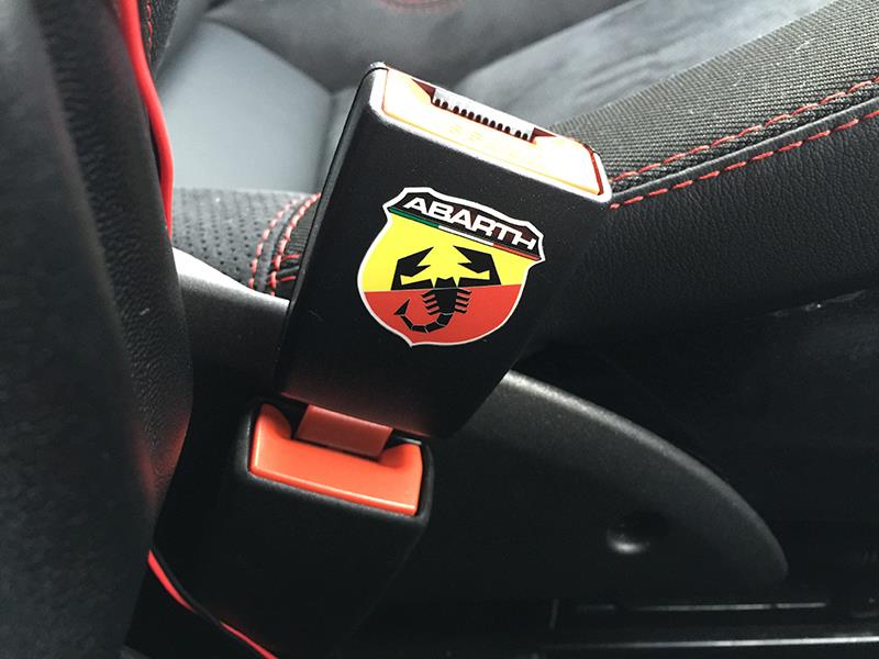 不明 シートベルトエクステンダー のパーツレビュー アバルト 595 ハッチバック ぱるみじゃーの みんカラ
