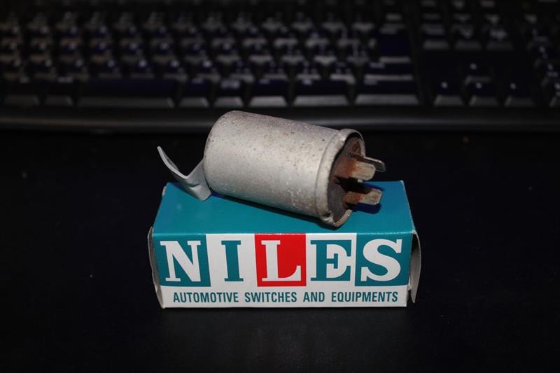 NILES 汎用フラッシャーリレー NILES 12V-3Pin ロング のパーツ
